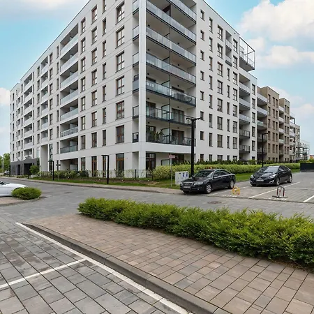 Hallera Chic For 4 Guests With Balcony & Parking By Renters * Gdańsk