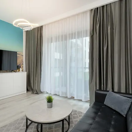 Hallera Chic For 4 Guests With Balcony & Parking By Renters