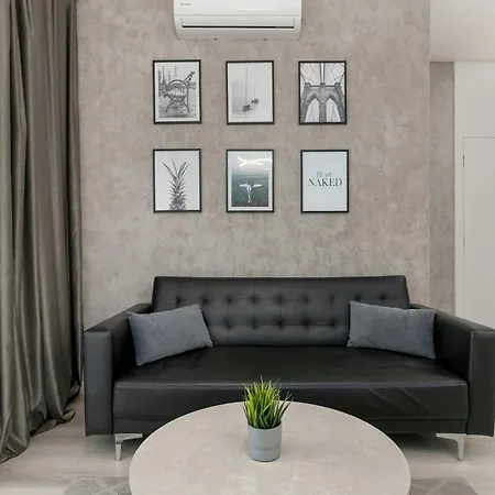 Hallera Chic For 4 Guests With Balcony & Parking By Renters Appartement Gdańsk